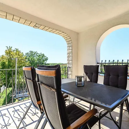 Apartment In Mekisi Kod Vizinade - Istrien 53445
